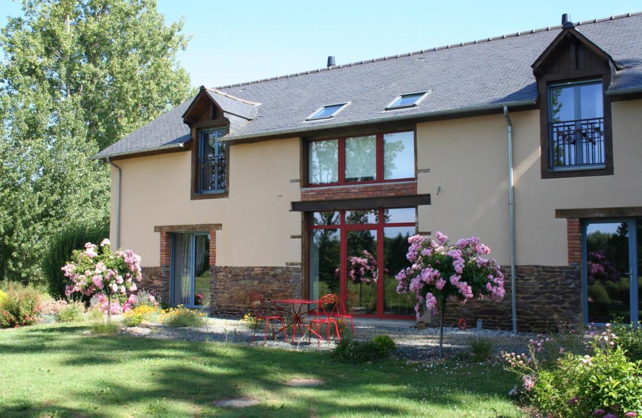 Domaine De La Fontaine Bed & Breakfast Chavagne ภายนอก รูปภาพ